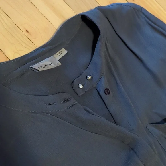 Button-up Top - Picture 2 of 3